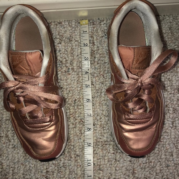 Rose Gold Nike Air Max size 4.5y fits womens 6 - Picture 9 of 10
